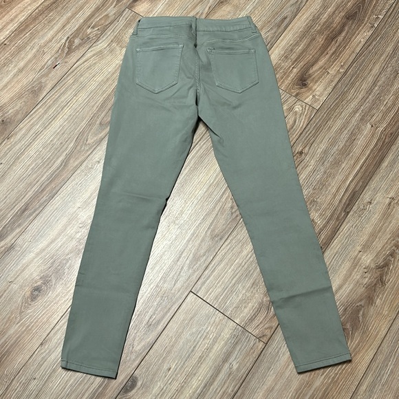 Maurice’s Green Jeggings - Picture 3 of 4